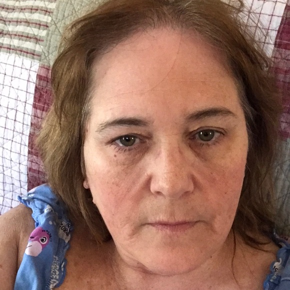 Meet your Posher, Julie - Picture 1 of 1